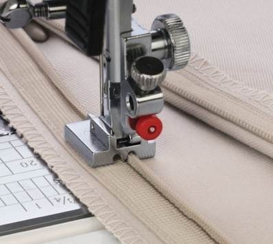 Stopka do wszywania zamków krytych JANOME 200333001