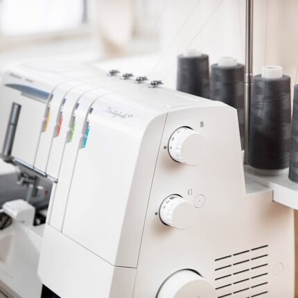 Owerlok HUSQVARNA HUSCKYLOCK S21 z funkcją renderki