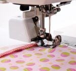Stopka owerlokowa z obcinaczem do maszyny domowej