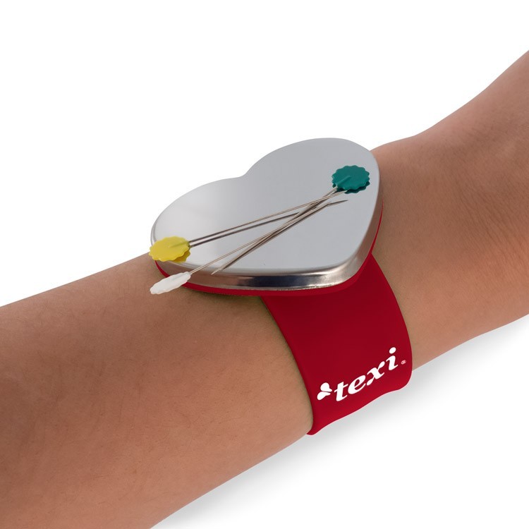 7479 BRANSOLETKA MAGNETYCZNA NA SZPILKI TEXI LOVE RED